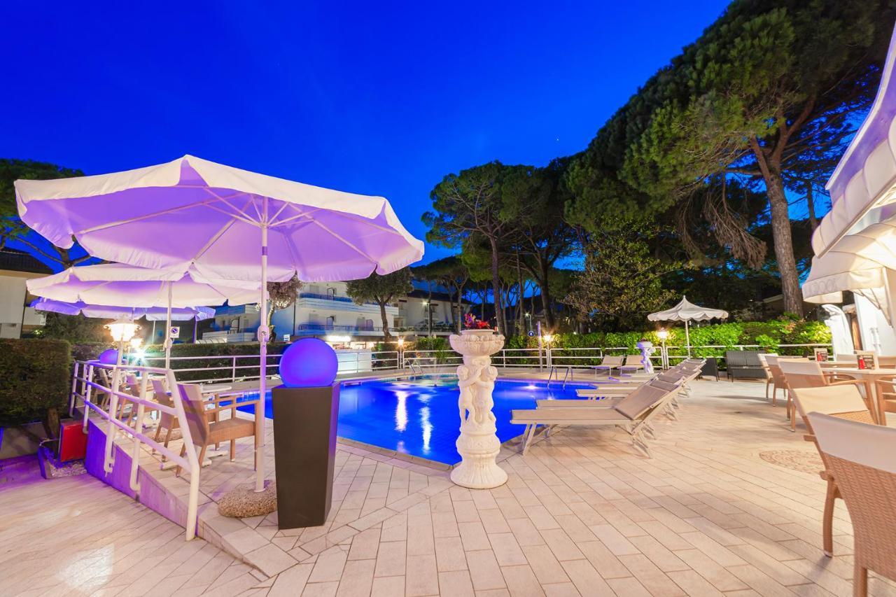 Hotel Villa Luisa Lignano Sabbiadoro Exterior foto