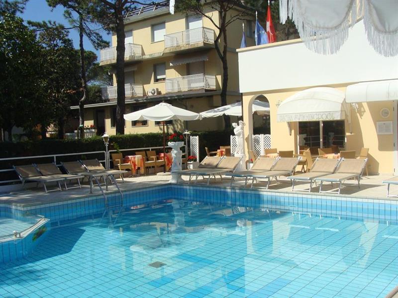 Hotel Villa Luisa Lignano Sabbiadoro Exterior foto